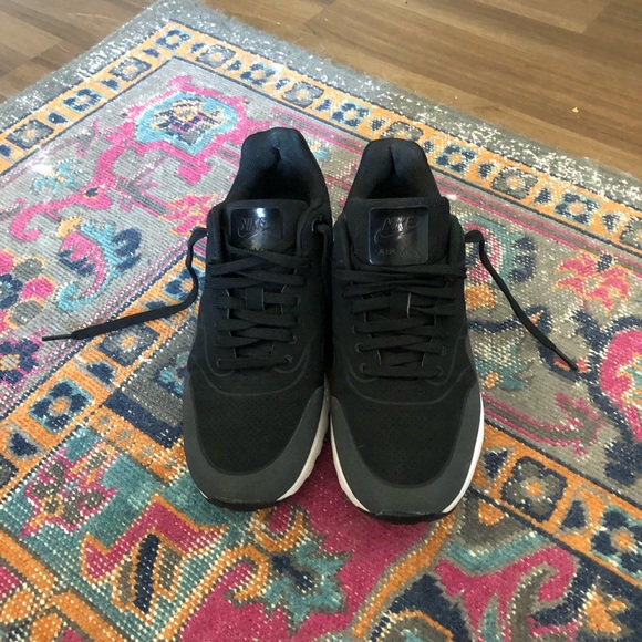 Nike Aie Max Sneakers - Picture 3 of 4